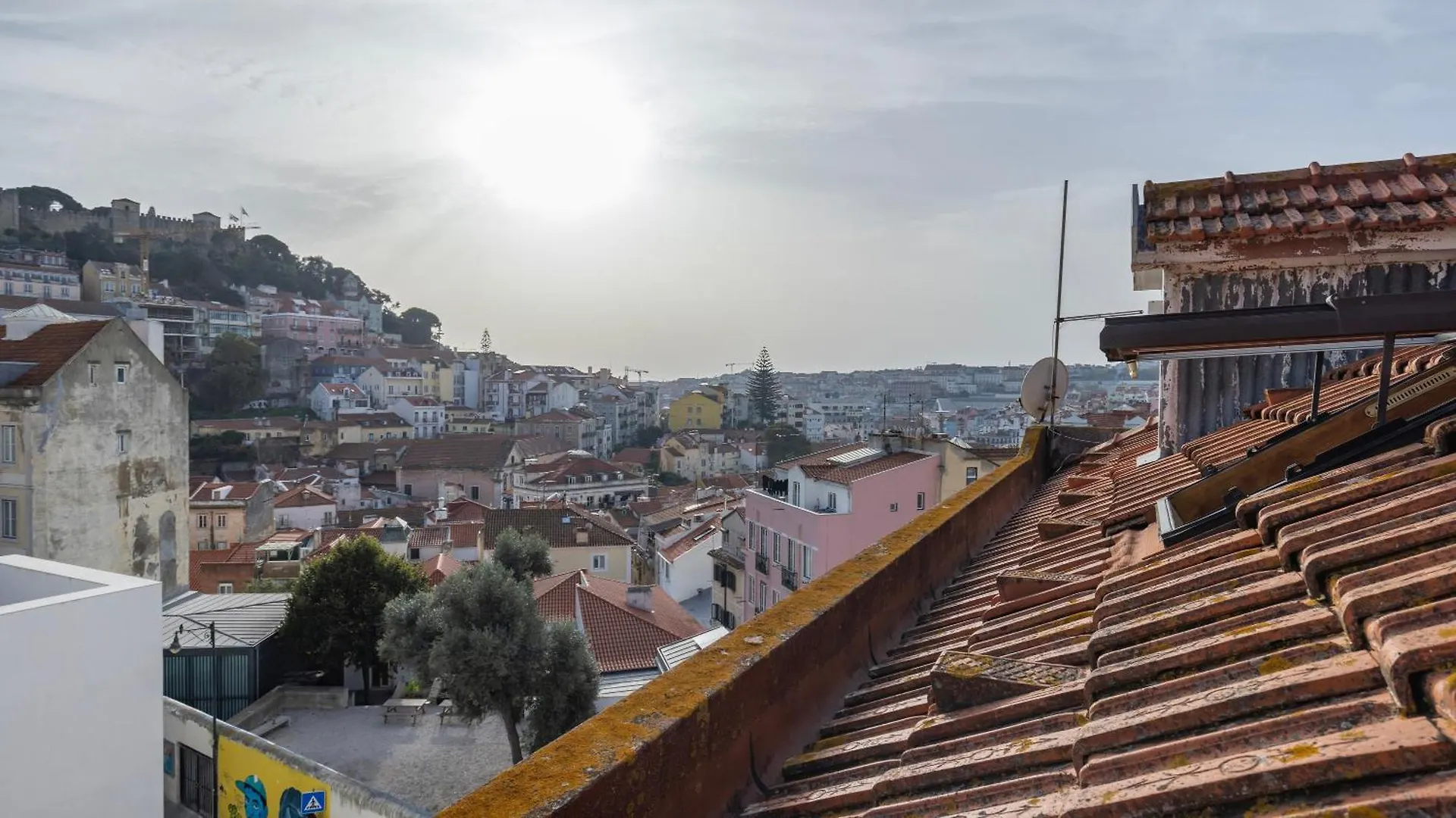 Vintage With Castle View Apartment By Lovelystay Lisbon