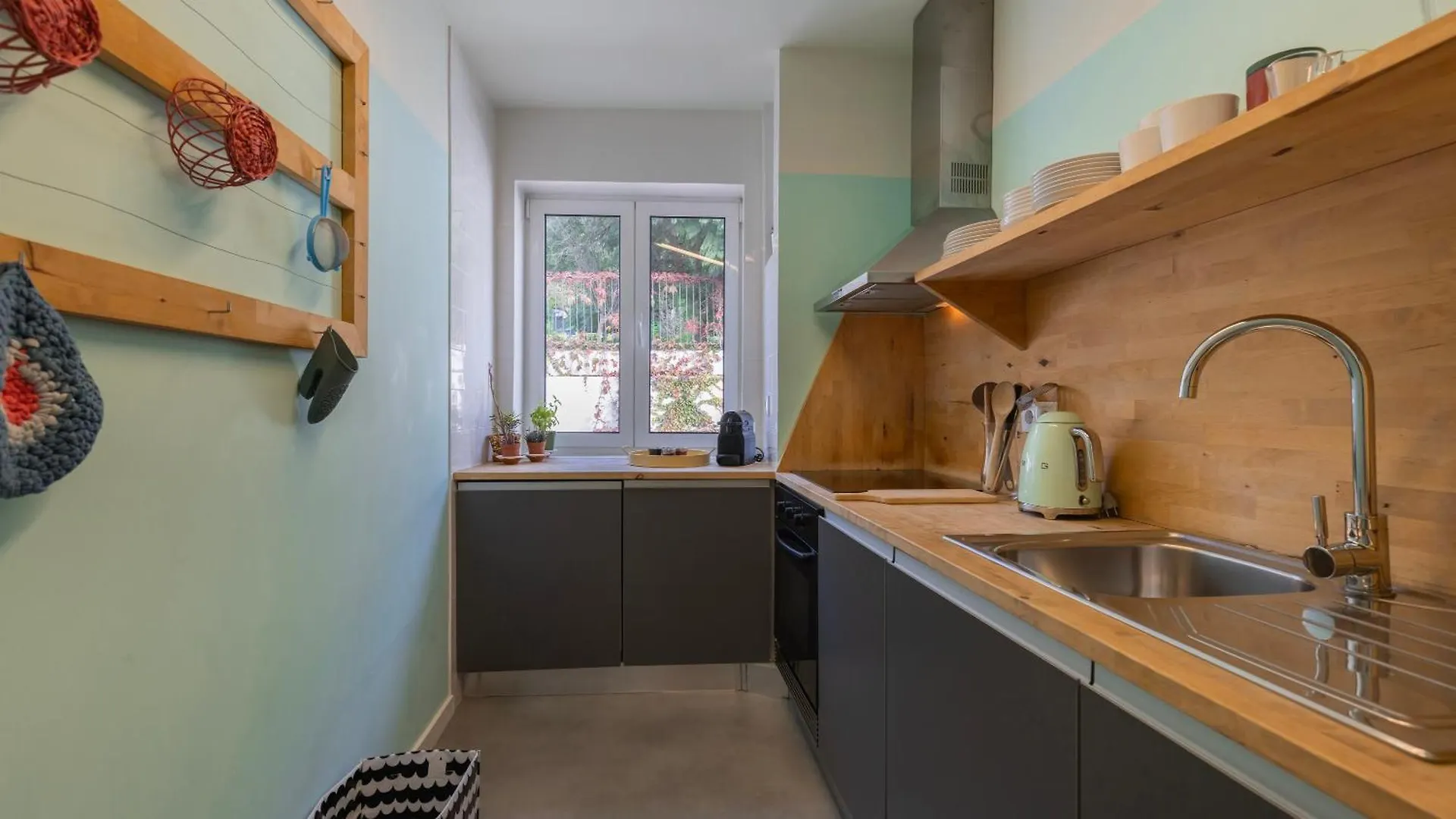 Vintage With Castle View Apartment By Lovelystay Lisbon