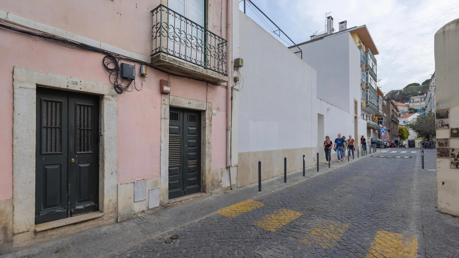 Vintage With Castle View Apartment By Lovelystay Lisbon Portugal