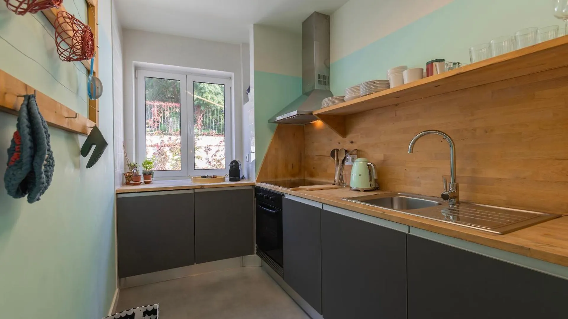 Vintage With Castle View Apartment By Lovelystay Lisbon