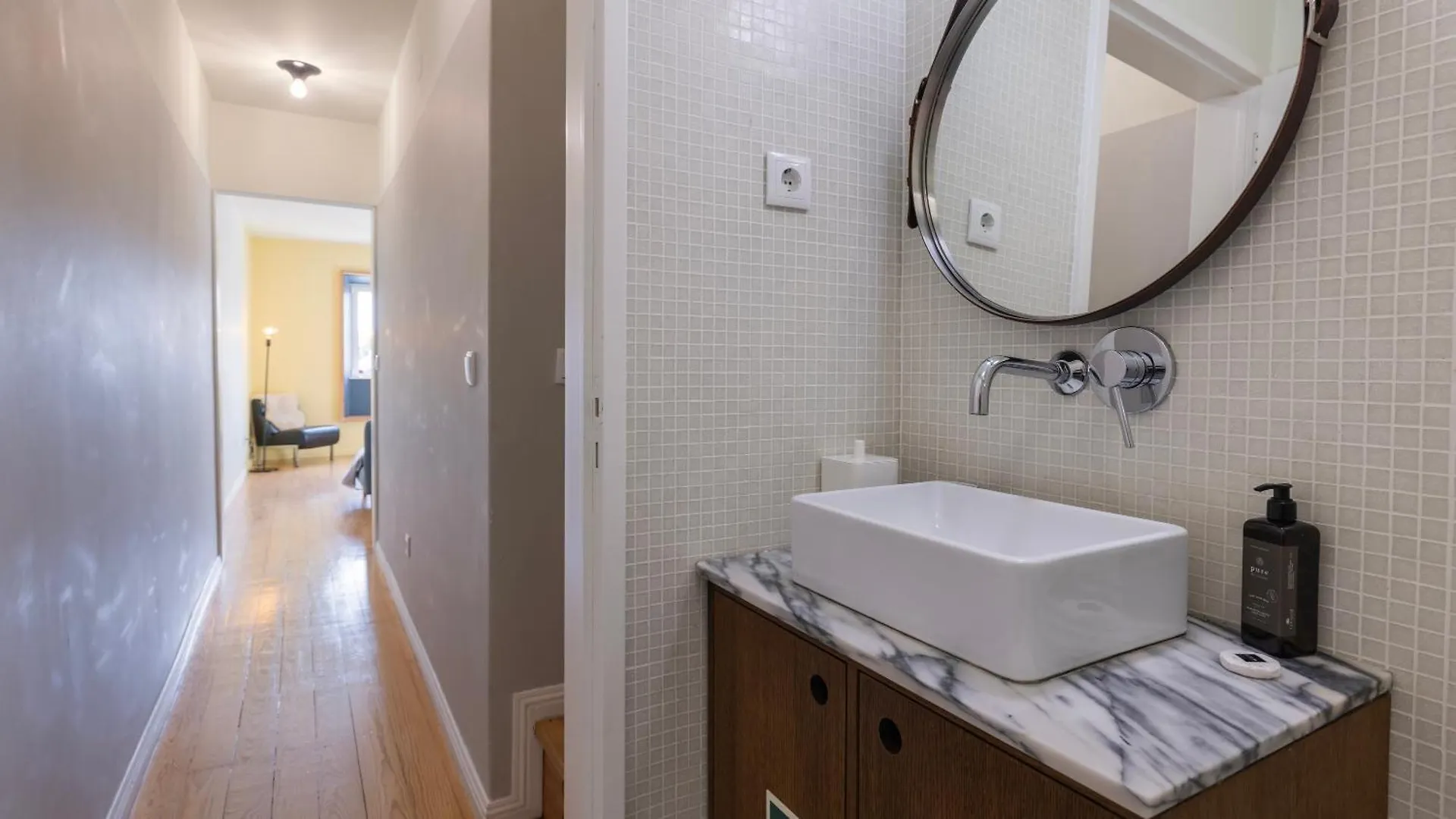 Vintage With Castle View Apartment By Lovelystay Lisbon